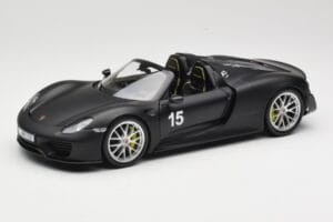 Porsche 918 Spyder Weissach Package Matt Black Minichamps 1:18 110062444 Métal