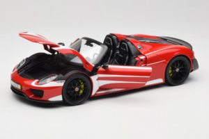 Porsche 918 Spyder Weissach Package Rayures Rouge Blanc Minichamps 1:18 110062442-O1 Métal — image 2 sur 8