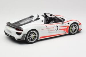 Porsche 918 Spyder Weissach Package Salzburg Minichamps 1:18 110062441 Métal — image 3 sur 8