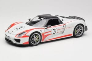 Porsche 918 Spyder Weissach Package Salzburg Minichamps 1:18 110062441 Métal