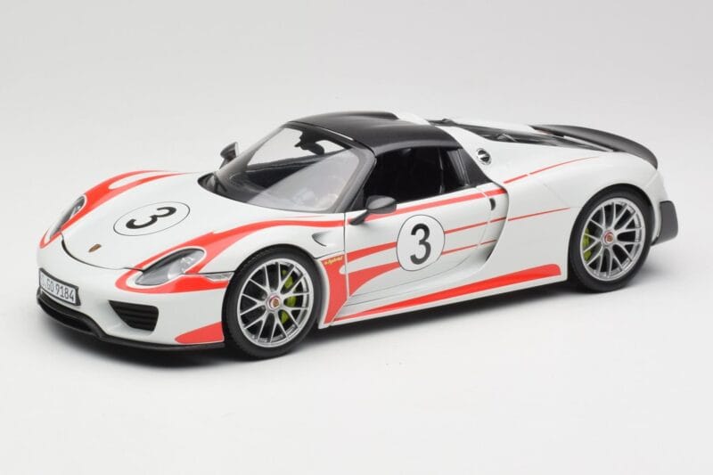 Porsche 918 Spyder Weissach Package Salzburg Minichamps 1:18 110062441 Métal