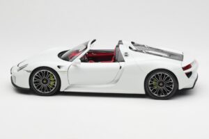 Porsche 918 Spyder Blanc Minichamps 1:18 110062436 Métal — image 4 sur 8