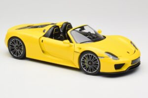 Porsche 918 Spyder Jaune Minichamps 1:18 110062434 Métal — image 6 sur 8