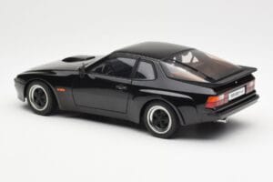 Porsche 924 Carrera GT Noir AUTOart 1:18 78001 Métal — image 7 sur 8
