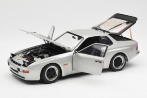 Porsche 924 Carrera GT Diamond Argent AUTOart 1:18 78002 Métal — image 2 sur 8