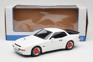 Porsche 924 Carrera GT Blanc & Jantes Rouges MCG 1:18 MCG18303 Métal — image 6 sur 6