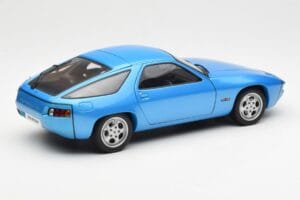 Porsche 928 Bleu AUTOart 1:18 77901 Métal — image 3 sur 8
