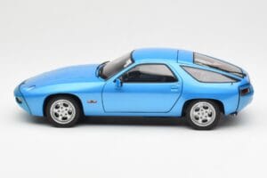 Porsche 928 Bleu AUTOart 1:18 77901 Métal — image 4 sur 8