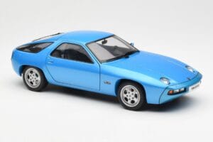 Porsche 928 Bleu AUTOart 1:18 77901 Métal — image 6 sur 8