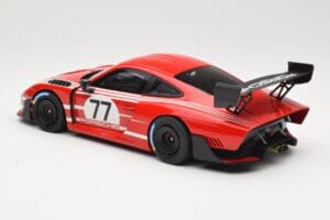 Porsche 935/19 Rouge avec Rayures Blanches Minichamps 1:18 155067577 Métal — image 5 sur 6