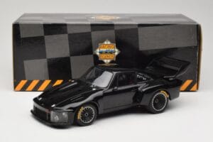 Porsche 935 Turbo Group 5 1976 Exoto 1:18 18101 Métal — image 8 sur 8