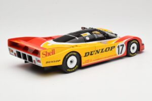Porsche 962C Group C #17 D. Bell / H-J. Stuck / K. Ludwig 24 Hours of Le Mans 1988 Universal Hobbies 1:18 4704 Métal — image 3 sur 8