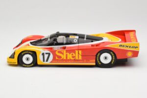 Porsche 962C Group C #17 D. Bell / H-J. Stuck / K. Ludwig 24 Hours of Le Mans 1988 Universal Hobbies 1:18 4704 Métal — image 4 sur 8