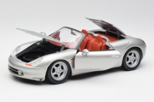 Porsche Boxster 986 Argent Maisto 1:18 37800-M3 Métal — image 2 sur 8