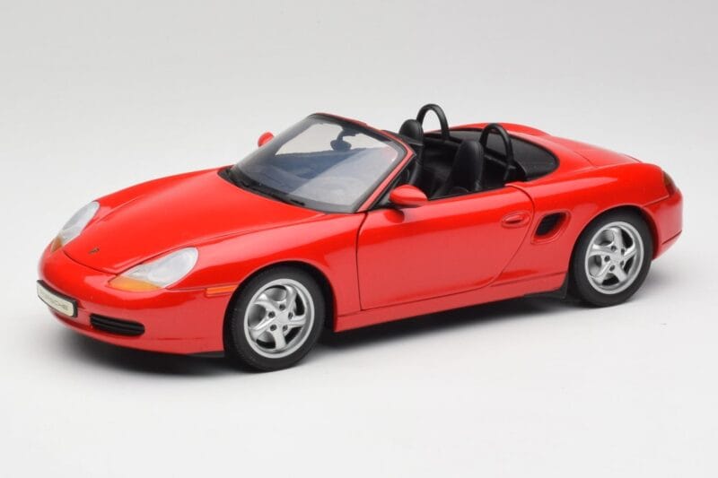 Porsche Boxster S 986 Guards Rouge UT Models 1:18 27861-M1 Métal