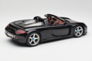 Porsche Carrera GT Noir Maisto 1:18 36665 Métal — image 3 sur 8