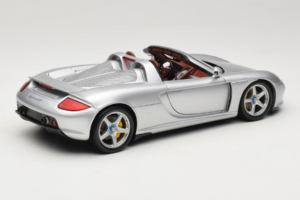 Porsche Carrera GT Silver Metallic Minichamps 1:18 WAP02103014 Métal — image 3 sur 8