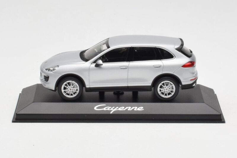 Porsche Cayenne 958 Argent Minichamps 1:43 WAP0200020E Métal
