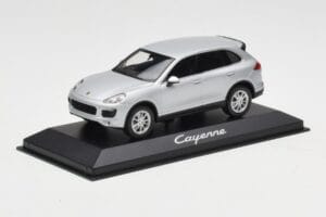 Porsche Cayenne 958 Argent Minichamps 1:43 WAP0200020E Métal — image 2 sur 4