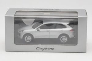 Porsche Cayenne 958 Argent Minichamps 1:43 WAP0200020E Métal — image 4 sur 4