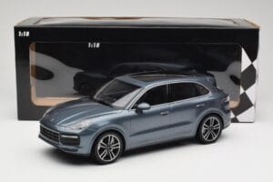 Porsche Cayenne 958 Turbo S Blue Metallic Minichamps 1:18 155066071 Métal — image 6 sur 6