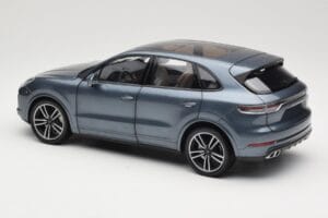 Porsche Cayenne 958 Turbo S Blue Metallic Minichamps 1:18 110066070 Métal — image 7 sur 8