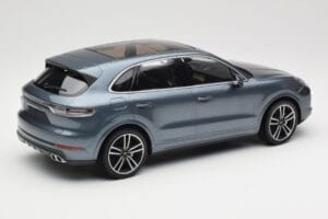 Porsche Cayenne 958 Turbo S Blue Metallic Minichamps 1:18 155066071 Métal — image 2 sur 6