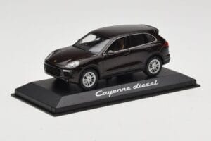 Porsche Cayenne 958 Diesel Acajou Brown Minichamps 1:43 WAP0200030E Métal — image 2 sur 4