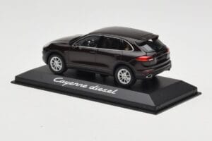 Porsche Cayenne 958 Diesel Acajou Brown Minichamps 1:43 WAP0200030E Métal — image 3 sur 4