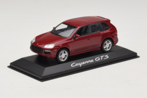 Porsche Cayenne 955 GTS Rouge Avec Jantes Argent Minichamps 1:43 WAP02000818 Métal — image 2 sur 4
