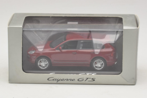 Porsche Cayenne 955 GTS Rouge Avec Jantes Argent Minichamps 1:43 WAP02000818 Métal — image 4 sur 4