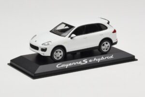Porsche Cayenne 958 S e-Hybrid Blanc Minichamps 1:43 WAP0200040E Métal — image 2 sur 4