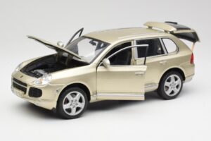 Porsche Cayenne Turbo 955 Beige Maisto 1:18 WAP02100113 Métal — image 2 sur 8