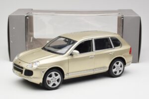 Porsche Cayenne Turbo 955 Beige Maisto 1:18 WAP02100113 Métal — image 8 sur 8