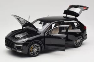Porsche Cayenne Turbo S 958 Black Metallic Minichamps 1:18 110064000 Métal — image 2 sur 8