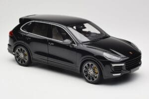 Porsche Cayenne Turbo S 958 Black Metallic Minichamps 1:18 110064000 Métal — image 6 sur 8