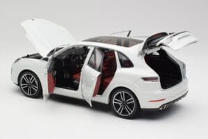 Porsche Cayenne 9YA Turbo Blanc Metallic Minichamps 1:18 155042560 Métal — image 5 sur 8