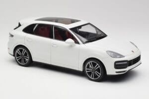 Porsche Cayenne 9YA Turbo Blanc Metallic Minichamps 1:18 155042560 Métal — image 6 sur 8