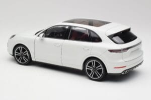 Porsche Cayenne 9YA Turbo Blanc Metallic Minichamps 1:18 155042560 Métal — image 7 sur 8