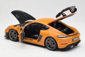 Porsche Cayman GT4 RS 982 Weissach Package Bahama Yellow Norev 1:18 187252 Métal — image 5 sur 8