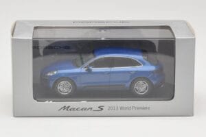 Porsche Macan 95B S Bleu World Premiere Minichamps 1:43 WAP0201550E Métal — image 4 sur 4