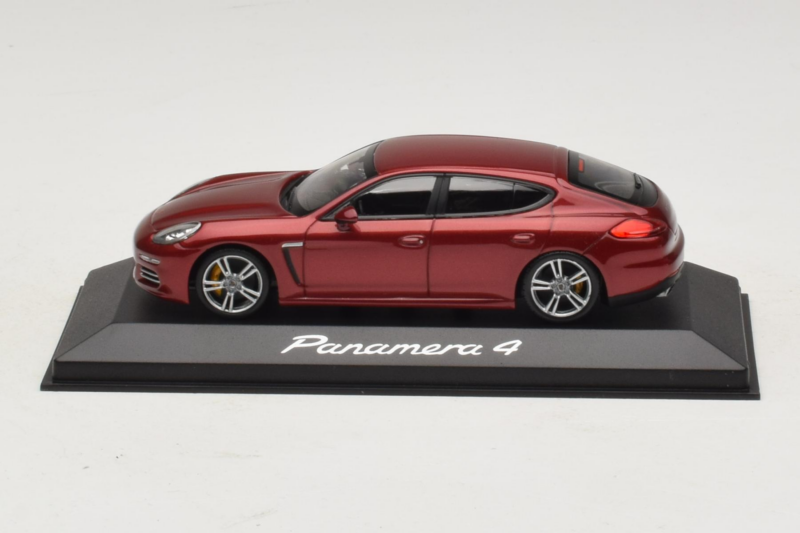 Porsche Panamera 970 4 Red Metallic Minichamps 1:43 WAP0201250E Métal