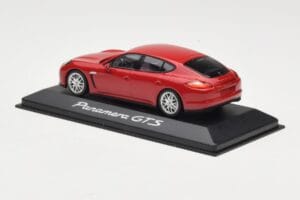 Porsche Panamera 970 GTS Rouge Minichamps 1:43 WAP0200230C Métal — image 3 sur 4