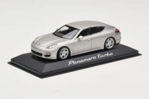 Porsche Panamera 970 Turbo Beige Minichamps 1:43 WAP0200519 Métal — image 2 sur 4