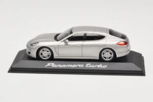 Porsche Panamera 970 Turbo Beige Minichamps 1:43 WAP0200519 Métal