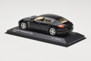 Porsche Panamera 970 Turbo Noir Métallique Minichamps 1:43 400068271 Métal — image 3 sur 4