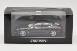 Porsche Panamera 970 Turbo Noir Métallique Minichamps 1:43 400068271 Métal — image 4 sur 4