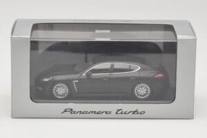 Porsche Panamera 970 Turbo Matt Black Minichamps 1:43 WAP0200270C Métal — image 4 sur 4