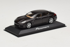 Porsche Panamera 970 Black Metallic Minichamps 1:43 WAP0203900E Métal — image 2 sur 5