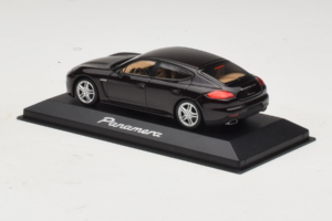 Porsche Panamera 970 Black Metallic Minichamps 1:43 WAP0203900E Métal — image 3 sur 5